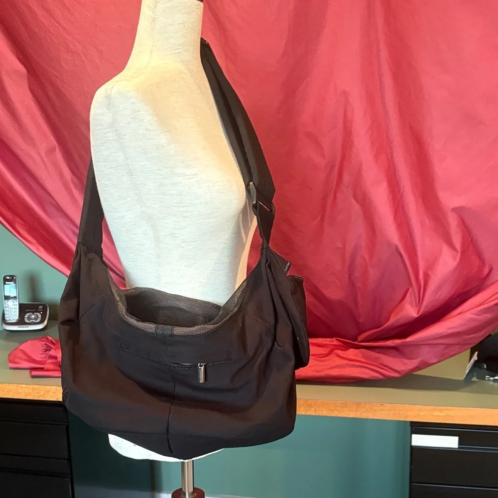 nwot slowton pet carrier adjustable shoulder strap drawstring interior net